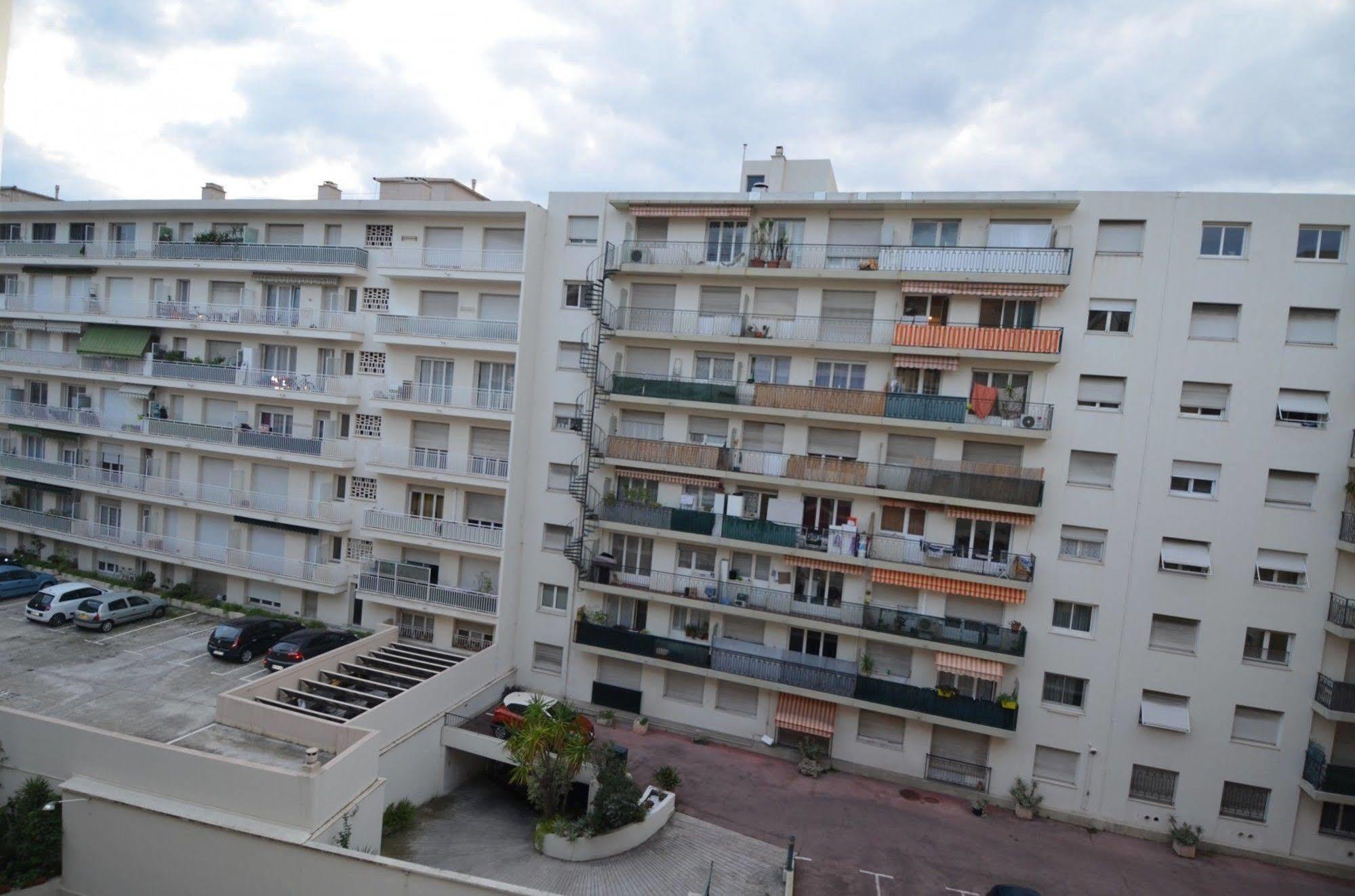 Appartement 6 Personnes Avec Terrasse Le Port Niza Exterior foto