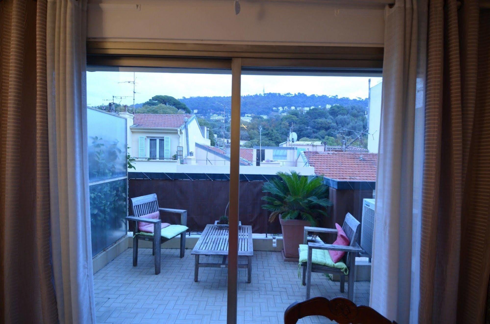 Appartement 6 Personnes Avec Terrasse Le Port Niza Exterior foto