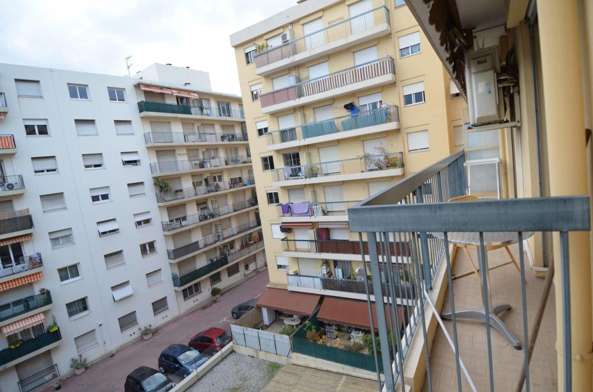 Appartement 6 Personnes Avec Terrasse Le Port Niza Exterior foto